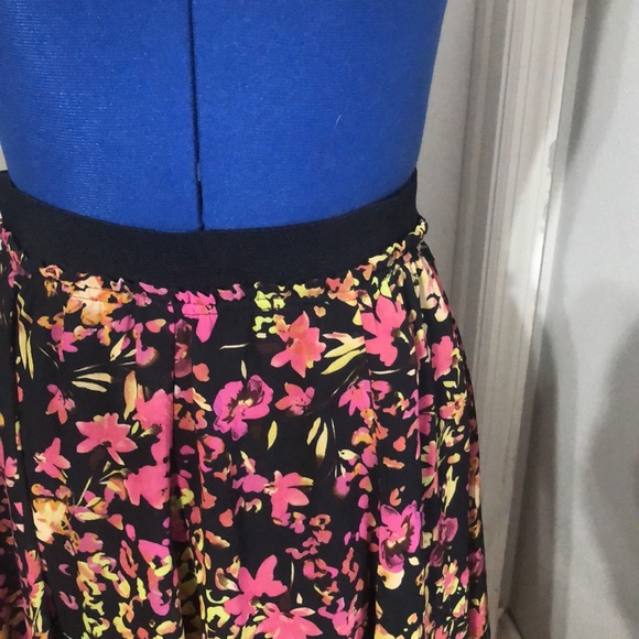 Flower Print Skirt - Picture 2 of 4